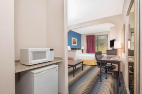 Отель Baymont Inn & Suites Laurel  Лорел